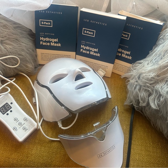 LED ASTHETICS GLO MASK - Picture 3 of 3